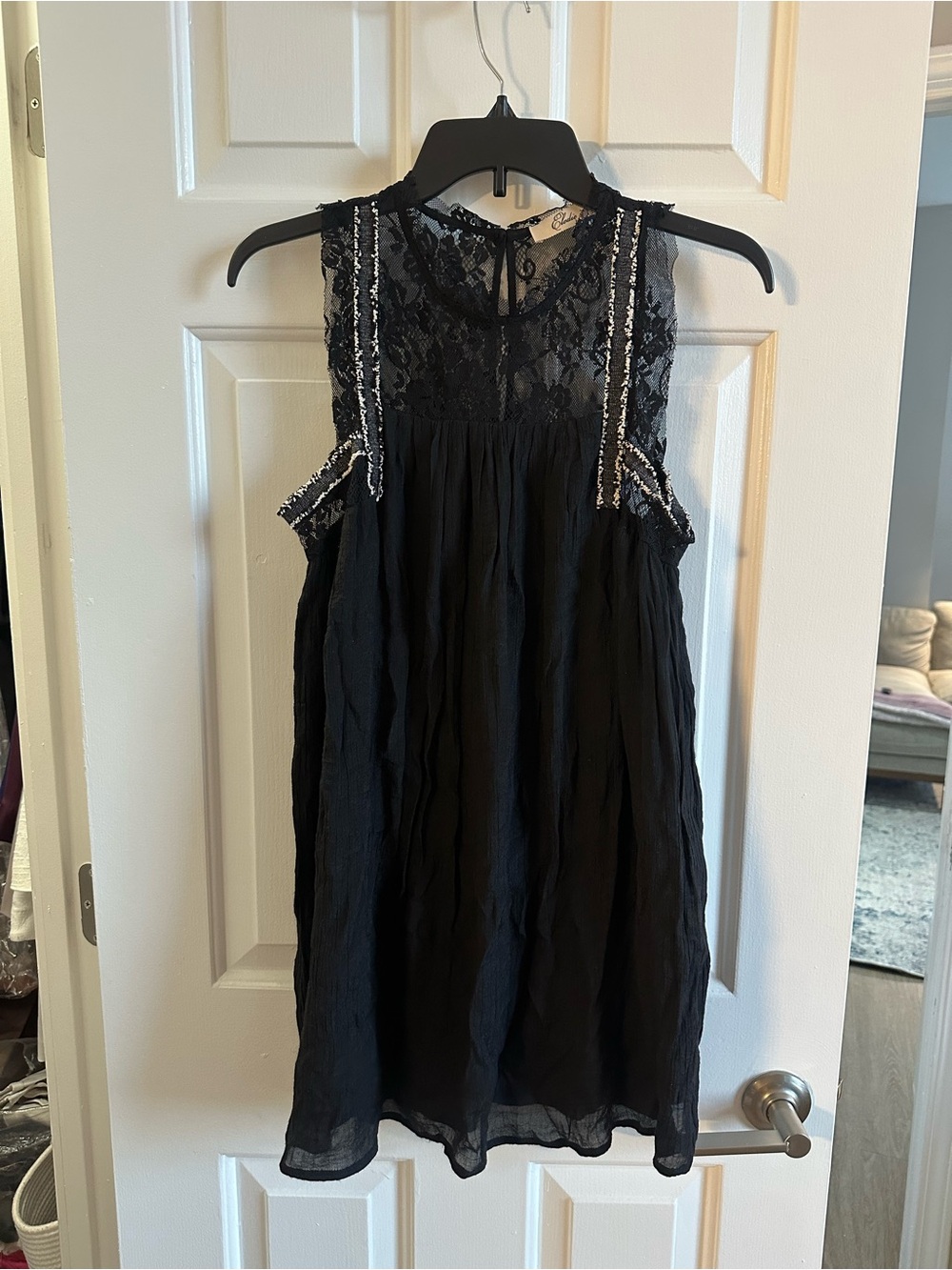 Elodie Black Lace Sleeveless Dress